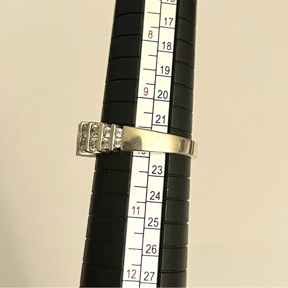 Sterling Silver Cubic Zirconia Ring - Picture 5 of 5